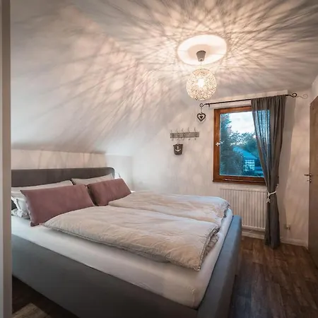 בית נופש Summer House Eifel Comfortable מונשאו